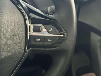 Peugeot E-2008 50kWh Active Premium SUV 5dr Electric Auto (136 ps)