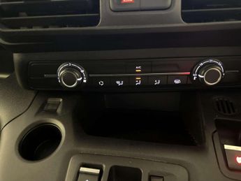 Toyota PROACE CITY 50kWh Icon Long Panel Van 5dr Electric Auto LWB (7kW OBC) (136 p