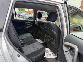 Toyota RAV4 2.0 V-Matic XT-R SUV 5dr Petrol Manual Euro 4 (158 ps)