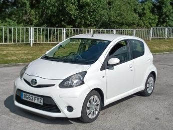 Toyota AYGO 1.0 VVT-i Active Plus Euro 5 5dr