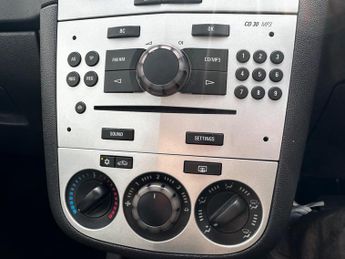 Vauxhall Corsa 1.4 16V Exclusiv Auto Euro 5 5dr (A/C)