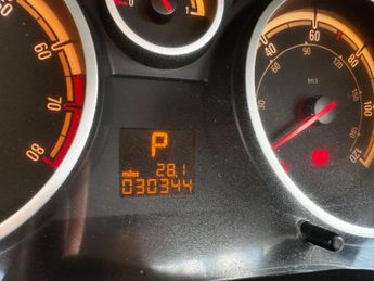 Vauxhall Corsa 1.4 16V Exclusiv Auto Euro 5 5dr (A/C)