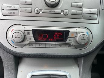 Ford Kuga 2.0 TDCi Zetec 2WD Euro 5 5dr