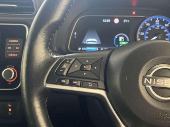 Nissan Leaf 39kWh Tekna Hatchback 5dr Electric Auto (150 ps)