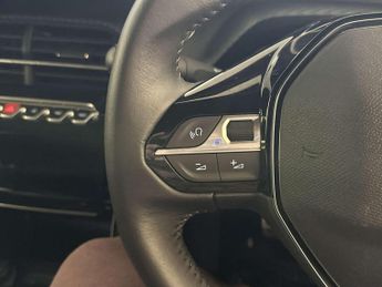 Peugeot E-2008 50kWh Allure Premium + SUV 5dr Electric Auto (7kW Charger) (136 