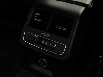 Audi A4 2.0 TDI S line S Tronic quattro Euro 6 (s/s) 4dr