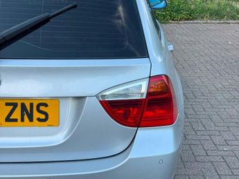 BMW 3 Series 2.0 320i SE Touring Euro 4 5dr
