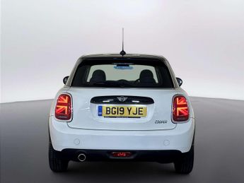 MINI Hatch 1.5 Cooper Classic Hatchback 5dr Petrol Manual Euro 6 (s/s) (136
