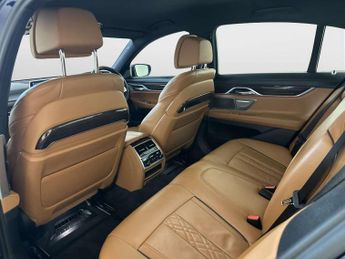 BMW 7 Series 3.0 740i M Sport Saloon 4dr Petrol Auto Euro 6 (s/s) (340 ps)