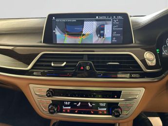 BMW 7 Series 3.0 740i M Sport Saloon 4dr Petrol Auto Euro 6 (s/s) (340 ps)