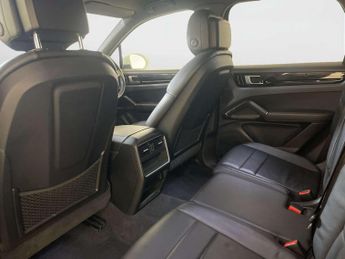 Porsche Cayenne 2.9T V6 S SUV 5dr Petrol TiptronicS 4WD Euro 6 (s/s) (440 ps)
