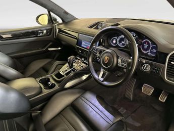 Porsche Cayenne 4.0 V8 E-Hybrid 14.1kWh Turbo S SUV 5dr Petrol Plug-in Hybrid Ti