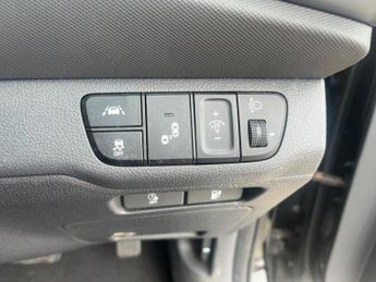 Hyundai IONIQ 38.3kWh Premium SE Auto 5dr