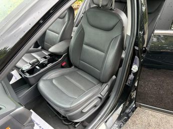 Hyundai IONIQ 38.3kWh Premium SE Auto 5dr