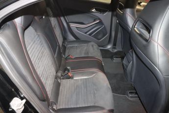 Mercedes-Benz A Class 1.6 A180 BlueEfficiency Sport 7G-DCT Euro 6 (s/s) 5dr