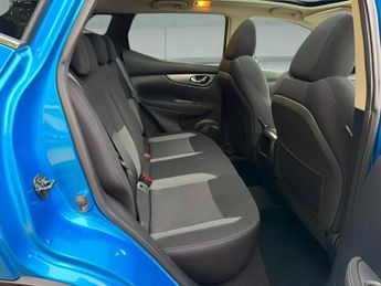 Nissan Qashqai 1.2 DIG-T N-Connecta XTRON Euro 6 (s/s) 5dr