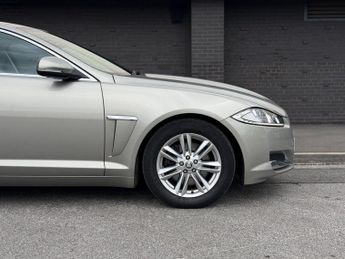 Jaguar XF 2.2d Luxury Auto Euro 5 (s/s) 4dr