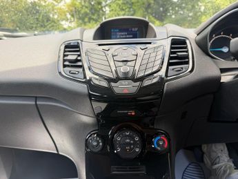 Ford Fiesta 1.0T EcoBoost Zetec Powershift Euro 6 3dr
