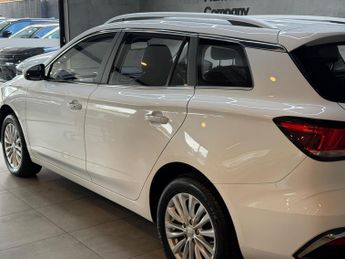MG MG5 61.1kWh Exclusive Long Range Auto 5dr