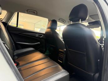 MG MG5 61.1kWh Exclusive Long Range Auto 5dr