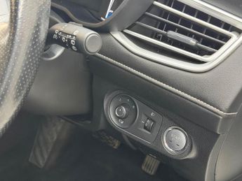 MG MG5 61.1kWh Exclusive Long Range Auto 5dr