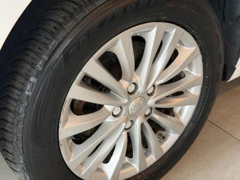 MG MG5 61.1kWh Exclusive Long Range Auto 5dr