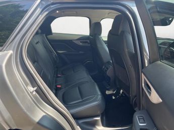 Jaguar F-PACE 2.0 D180 R-Sport Auto AWD Euro 6 (s/s) 5dr