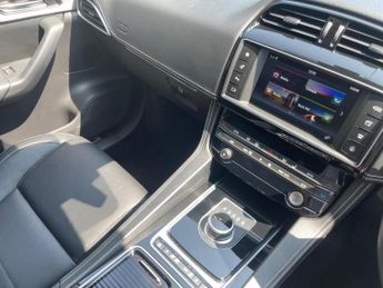 Jaguar F-PACE 2.0 D180 R-Sport Auto AWD Euro 6 (s/s) 5dr