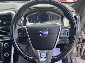 Volvo XC60 2.4 D5 R-Design Nav Geartronic AWD Euro 5 5dr
