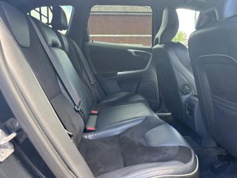 Volvo XC60 2.4 D5 R-Design Nav Geartronic AWD Euro 5 5dr