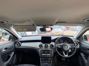 Mercedes-Benz GLA 1.6 GLA180 Urban Edition 7G-DCT Euro 6 (s/s) 5dr