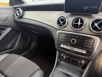 Mercedes-Benz GLA 1.6 GLA180 Urban Edition 7G-DCT Euro 6 (s/s) 5dr