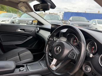 Mercedes-Benz GLA 1.6 GLA180 Urban Edition 7G-DCT Euro 6 (s/s) 5dr