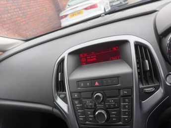 Vauxhall Astra 1.6 16v Design Auto Euro 5 5dr