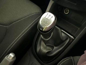 Renault Clio 0.9 TCe Iconic Hatchback 5dr Petrol Manual Euro 6 (s/s) (75 ps)