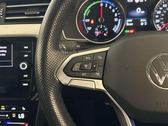 Volkswagen Passat 1.4 TSI 13kWh GTE Saloon 4dr Petrol Plug-in Hybrid DSG Euro 6 (s
