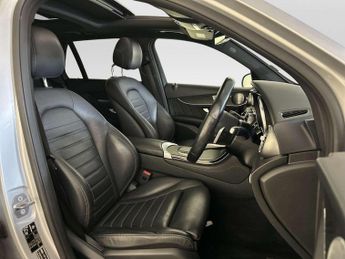 Mercedes-Benz GLC 2.0 GLC300d AMG Line (Premium Plus) SUV 5dr Diesel G-Tronic+ 4MA