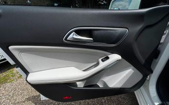 Mercedes-Benz CLA 2.1 CLA200d Sport Coupe 7G-DCT Euro 6 (s/s) 4dr