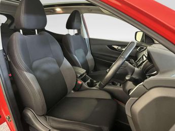 Nissan Qashqai 1.3 DIG-T N-Connecta SUV 5dr Petrol Manual Euro 6 (s/s) (140 ps)
