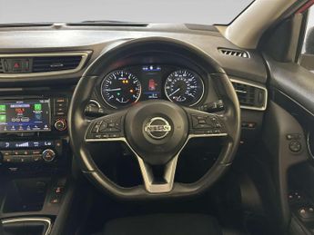 Nissan Qashqai 1.3 DIG-T N-Connecta SUV 5dr Petrol Manual Euro 6 (s/s) (140 ps)