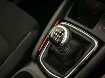 Nissan Qashqai 1.3 DIG-T N-Connecta SUV 5dr Petrol Manual Euro 6 (s/s) (140 ps)