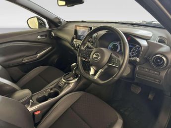 Nissan Juke 1.6 N-Connecta SUV 5dr Petrol Hybrid Auto Euro 6 (143 ps)