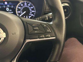 Nissan Juke 1.6 N-Connecta SUV 5dr Petrol Hybrid Auto Euro 6 (143 ps)