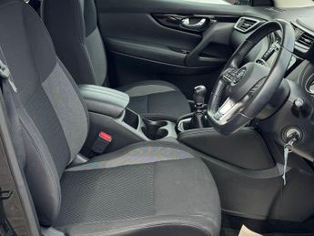 Nissan Qashqai 1.3 DIG-T Acenta Premium SUV 5dr Petrol Manual Euro 6 (s/s) (140