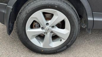 Nissan Qashqai 1.3 DIG-T Acenta Premium SUV 5dr Petrol Manual Euro 6 (s/s) (140