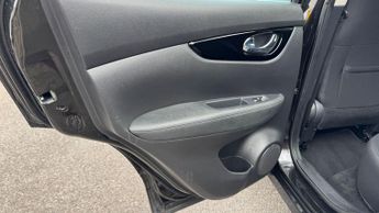 Nissan Qashqai 1.3 DIG-T Acenta Premium SUV 5dr Petrol Manual Euro 6 (s/s) (140
