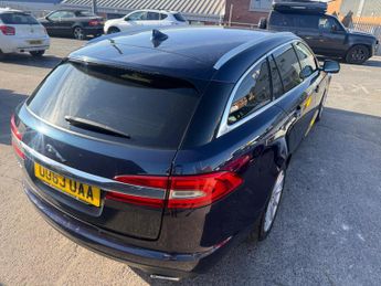 Jaguar XF 2.2d Luxury Sportbrake Auto Euro 5 (s/s) 5dr