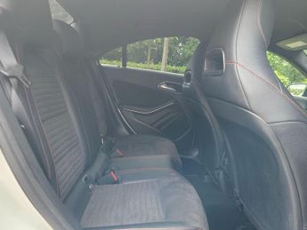 Mercedes-Benz CLA 2.1 CLA220d AMG Line Coupe 7G-DCT Euro 6 (s/s) 4dr