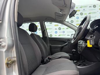 Ford Focus 1.6i 16v LX 5dr