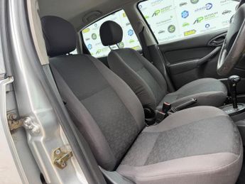 Ford Focus 1.6i 16v LX 5dr